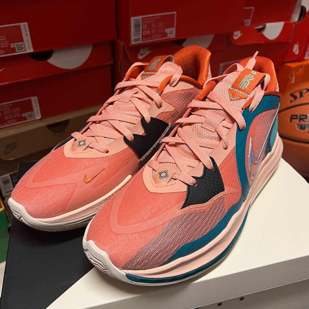 ⚡️Flash Sale ⚡️Kyrie Low 5